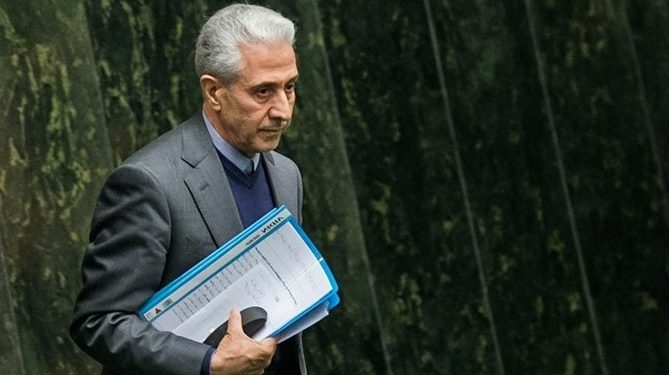 مجلس به وزیر علوم، تحقیقات و فناوری کارت زرد داد