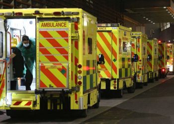 انگلیس در آستانه شیوع انفجارگونه کرونا