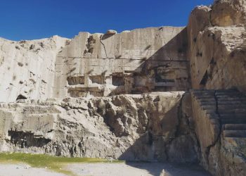 “ایوان قدمگاه” یادمانی از دوران هخامنشیان در فارس مستندنگاری می‌شود