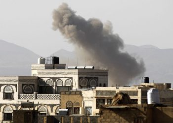 عربستان فرودگاه صنعاء را بمباران کرد