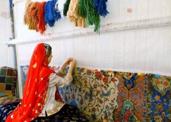 قالی‌بافان‌ با پرداخت ۱۵ سال حق بیمه، بازنشسته می‌شوند