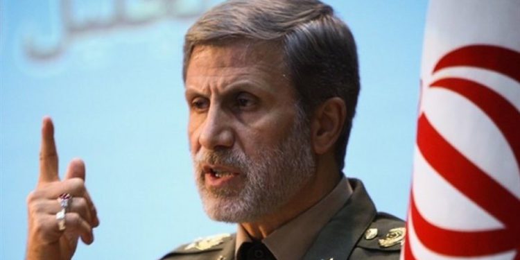 وزیر دفاع: تهدیدات را به شدت پاسخ میدهیم