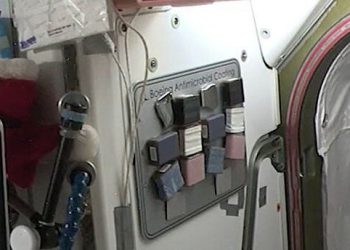 آزمایش یک پوشش ضدمیکروب در فضا