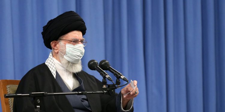 رهبر انقلاب: ممکن است به غنی سازی 60 درصد هم برسیم