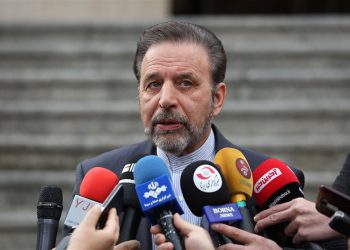 واعظی: وعده‌های دولت تا قبل از جنگ اقتصادی محقق شد