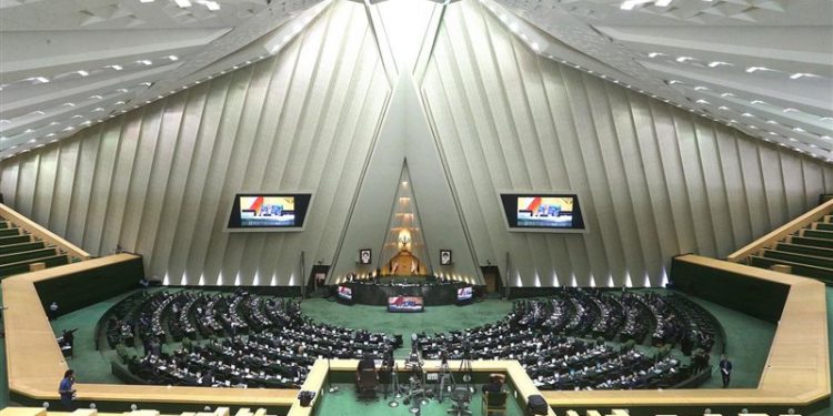 سیزدهمین جلسه بررسی لایحه بودجه ۱۴۰۰ آغاز شد