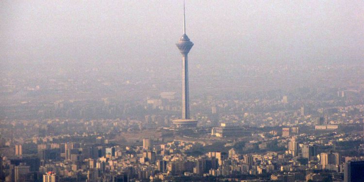 هوای پایتخت برای گروههای حساس ناسالم شد