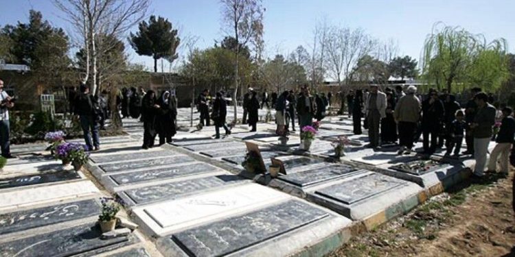 کرونای انگلیسی در کشور رو به افزایش/ پرهیز از تجمع در آرامستان‌ها در پنج‌شنبه آخر سال