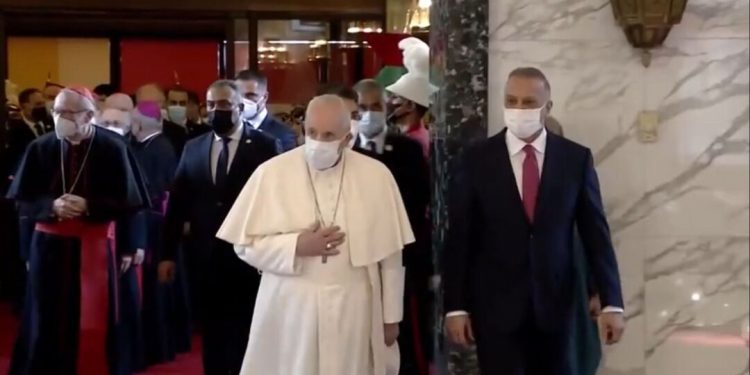 پاپ فرانسیس رهبر کاتولیک های جهان وارد عراق شد