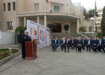 روحانی: سال ۱۴۰۰ سال پیروزی قاطعانه ملت ایران در جنگ اقتصادی است