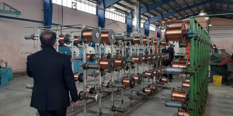 تحریمها بهترین فرصت برای تقویت واحدهای صنعتی داخلی است