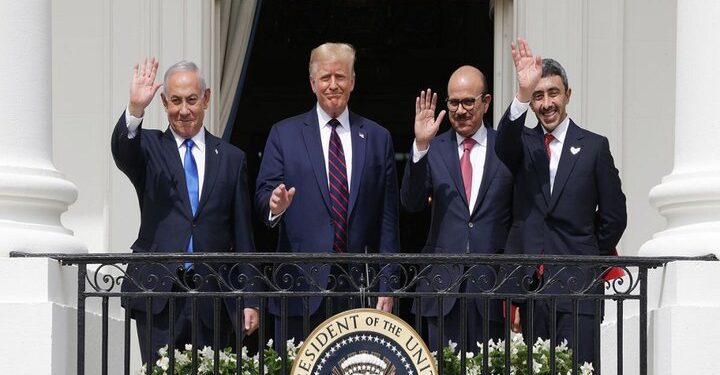 گزارش نشریه آمریکایی از لیست رشوههای دولت ترامپ به دولتهای عربی برای عادیسازی روابط با رژیم صهیونیستی