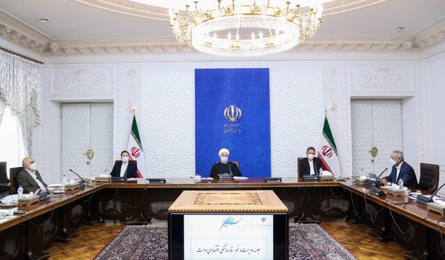 دستور روحانی به وزارت صمت برای نظارت دقیق بر قیمت کالاها در ایام پایانی سال