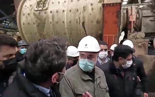 گلایه کارگران به قالیباف نسبت به حقوق عقب مانده ۸ ماهه خود