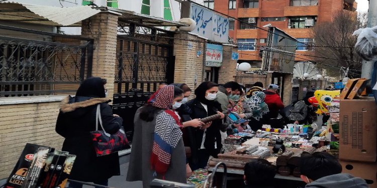 انتقاد استاندار تهران از نابسامانی فعالیت بساط‌گستران پایتخت
