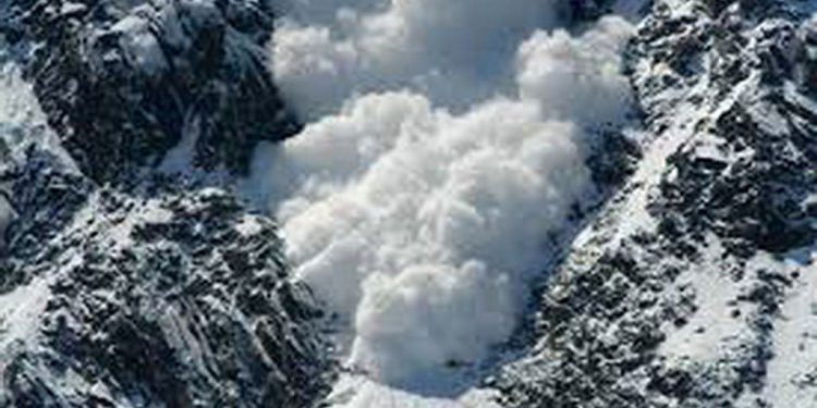 بهمن زودتر از مسئولان مسیر شمال را مسدود کرد!