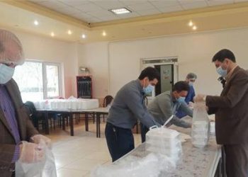 نیکوکار سنندجی ۶۰۰۰ پرس غذای گرم به نیازمندان اهدا کرد