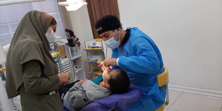 آشنایی با ایمپلنت دندان و چگونگی انجام آن در کردستان