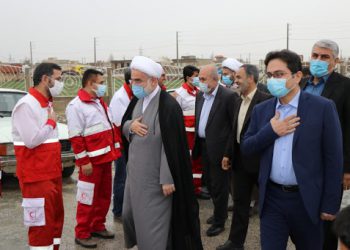 جایگاه امدادگران هلال احمر در کمک کردن به مردم ستودنی است