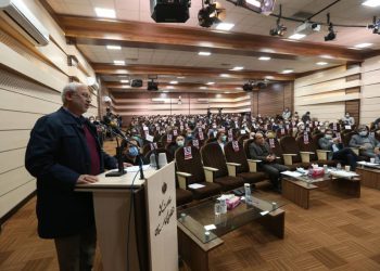 ایجاد پایانه‌های صادراتی در استان کردستان موجب احیای کشاورزی می‌شود