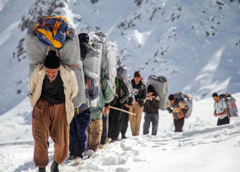 کولبری؛ معضلی اقتصادی- اجتماعی اما قابل حل