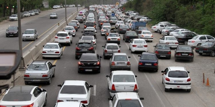 وضعیت جوی و ترافیکی جادهها/ پایان مهلت ۳روزه برای خروج خودروهای غیربومی از شهرهای قرمز ونارنجی