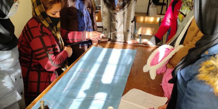 برگزاری ۱۴ دوره آموزش صنایعدستی در روستاهای کردستان