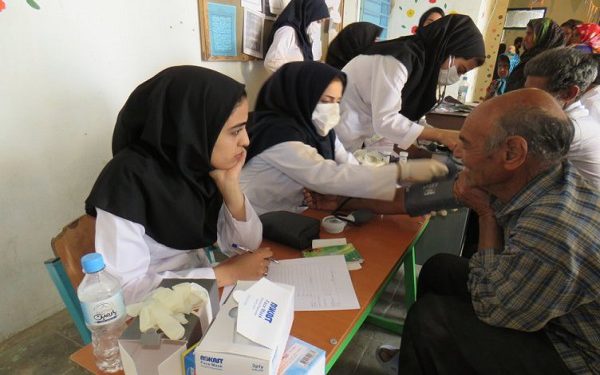 اردوی جهادی گروه «نهال امید» در روستای آویهنگ برگزار میشود.