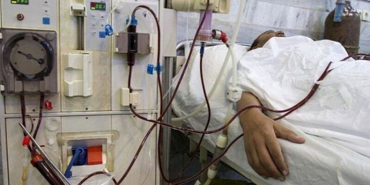 تحویل ۲ دستگاه دیالیز به بیمارستان بیجار