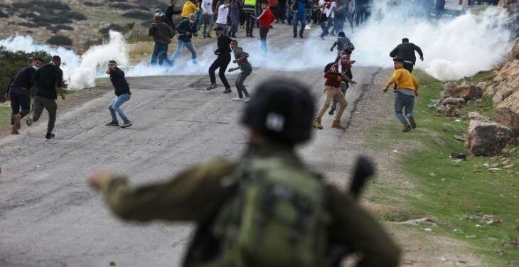 مصدومیت دهها فلسطینی در حمله نظامیان صهیونیست