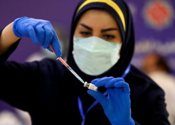 افراد واکسینه شده همچنان ناقل ویروس کرونا هستند