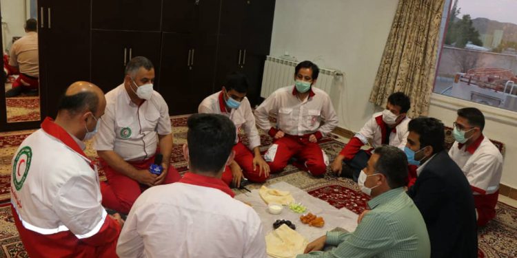 افطار به افق پایگاه امداد و نجات صلواتآباد سنندج