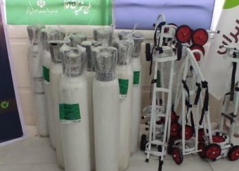 اهدای ۳.۵ میلیارد ریال ملزومات پزشکی بانک مهر ایران به دانشگاه پزشکی کردستان