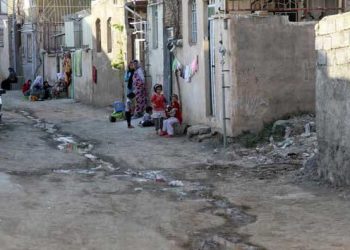 سکونت ۵۰ درصد جمعیت کردستان در مناطق کم برخوردار شهری