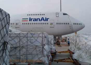 اولین محموله واکسن تک دُز برای «۳ تا ۱۷ ساله‌ها» در فرودگاه امام خمینی (ره) به وزارت بهداشت تحویل داده شد