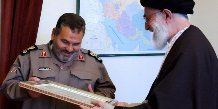 رهبر انقلاب درگذشت سرلشکر فیروزآبادی را تسلیت گفتند