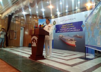 فرمانده نیروی دریایی ارتش: بزودی شاهد ساخت اولین پیشران تمام ایرانی خواهیم بود
