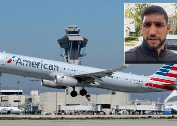 اخراج بوکسور مسلمان بریتانیایی از هواپیمای آمریکایی