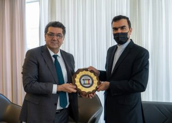 سرکنسول ایران در سلیمانیه با رئیس دانشگاه کومار دیدار کرد