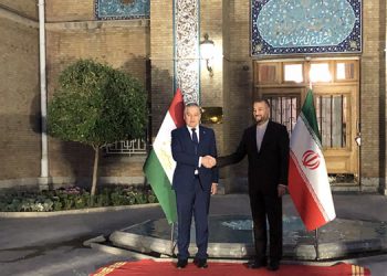 وزیر امور خارجه در دیدار همتای تاجیکستانی: امیدواریم نشست تهران به ثبات، آرامش و توسعه افغانستان کمک کند