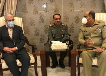 سرلشکر باقری وارد اسلام آباد شد/ ایران و پاکستان بدنبال تحکیم مناسبات نظامی، دفاعی و امنیتی