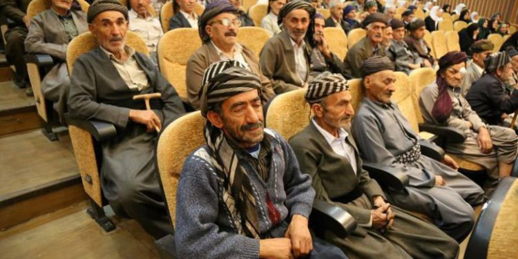 حمایت کمیته امداد از ۵۲ هزار سالمند کردستانی