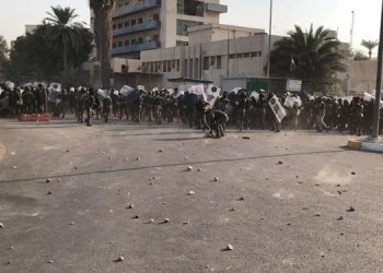 تظاهرات مردم عراق در اعتراض به نتیجه انتخابات به خشونت کشیده شد