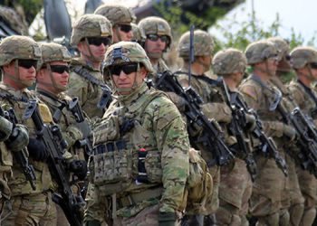 ورود تجهیزات نظامی آمریکا به عراق همزمان با شمارش معکوس برای عقب‌نشینی!