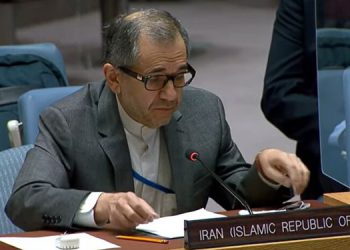 تخت‌روانچی: تهدیدها به مذاکرات کمک نمی‌کند/ برنامه موشکی بالستیک ادامه می‌یابد