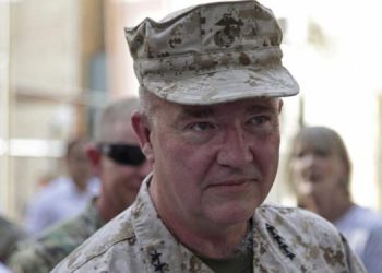 مک‌کنزی: نظامیان آمریکایی در عراق می‌مانند/ نگران توسعه موشکی و پهپادی ایران هستیم