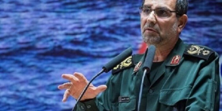 دریادار تنگسیری: دشمن را قبل از نزدیک شدن به جزایر منهدم میکنیم