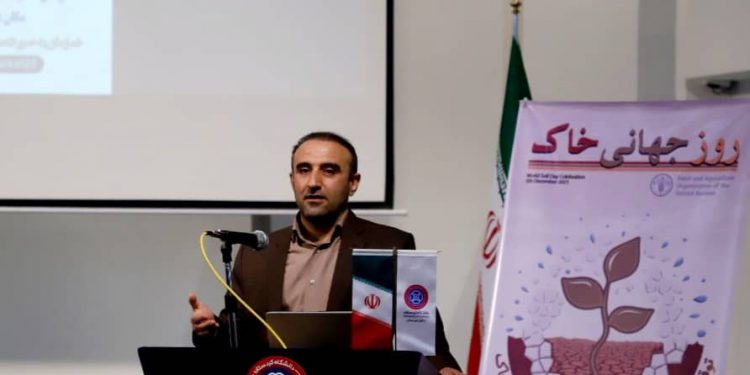 مطالعه در خصوص با خاک در اولویت پژوهشهای استان کردستان قرار گیرد
