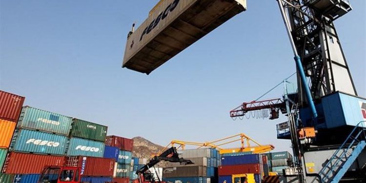 ارزش تجارت ایران با کشورهای همسایه ۴۲ درصد رشد کرد