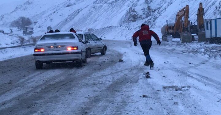 محدودیت تردد در محورهای کردستان/ تردد تریلی در کلیه محورهای استان تا اطلاع ثانوی ممنوع است